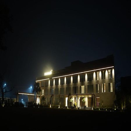 Rivaah Resort And Banquet Jamshedpur Exterior foto